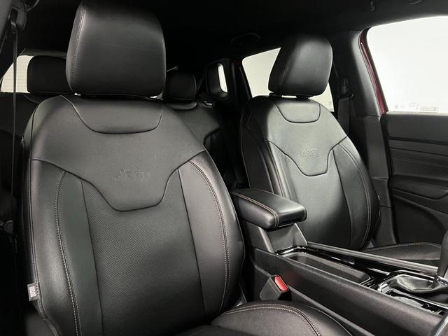 Photo of 2022 Redline Pearlcoat Jeep Compass