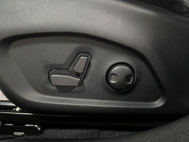 Photo of 2022 Redline Pearlcoat Jeep Compass