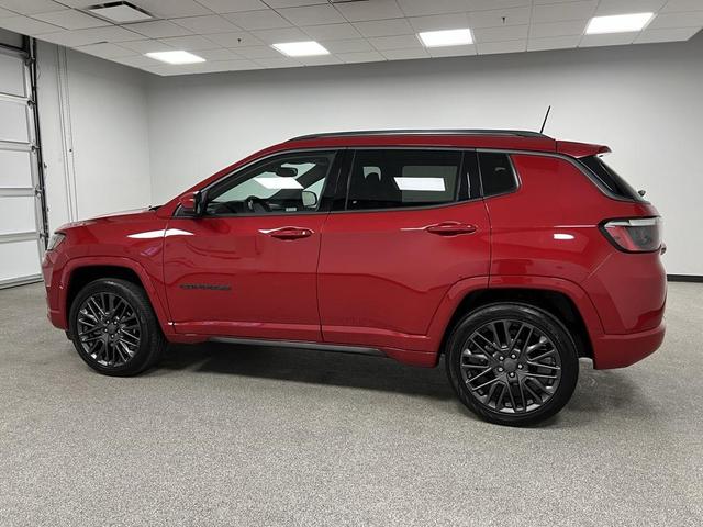 Photo of 2022 Redline Pearlcoat Jeep Compass