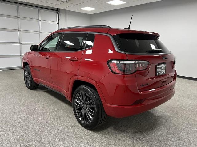 Photo of 2022 Redline Pearlcoat Jeep Compass