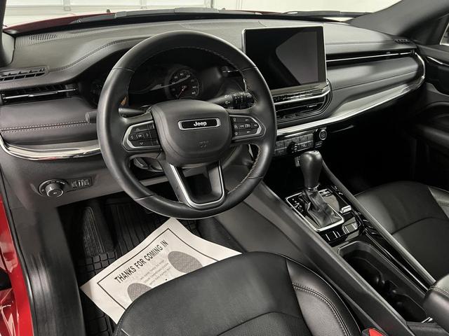Photo of 2022 Redline Pearlcoat Jeep Compass
