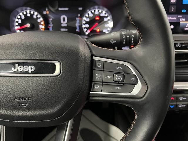 Photo of 2022 Redline Pearlcoat Jeep Compass