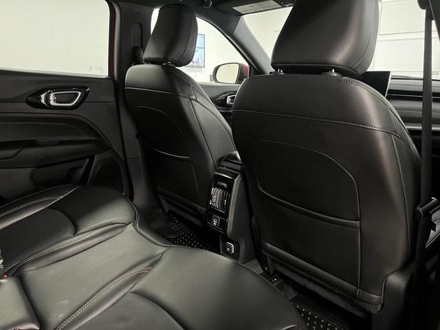 Photo of 2022 Redline Pearlcoat Jeep Compass