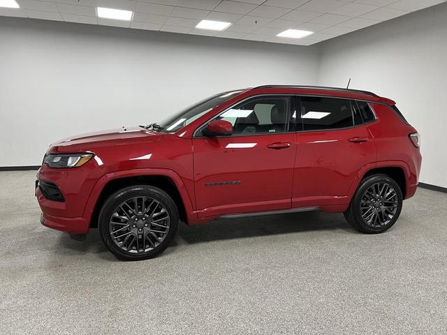 Photo of 2022 Redline Pearlcoat Jeep Compass