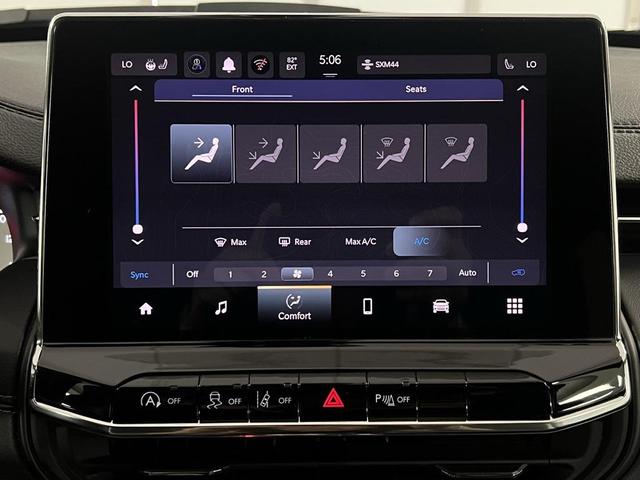 Photo of 2022 Redline Pearlcoat Jeep Compass