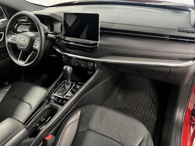 Photo of 2022 Redline Pearlcoat Jeep Compass