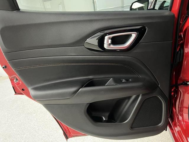 Photo of 2022 Redline Pearlcoat Jeep Compass