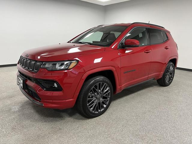 Photo of 2022 Redline Pearlcoat Jeep Compass