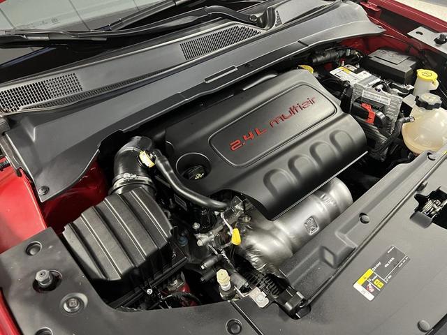 Photo of 2022 Redline Pearlcoat Jeep Compass