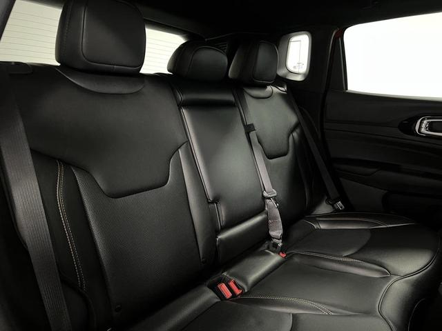 Photo of 2022 Redline Pearlcoat Jeep Compass
