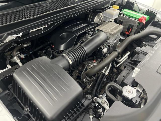 Photo of 2022 Bright White Clearcoat RAM 1500