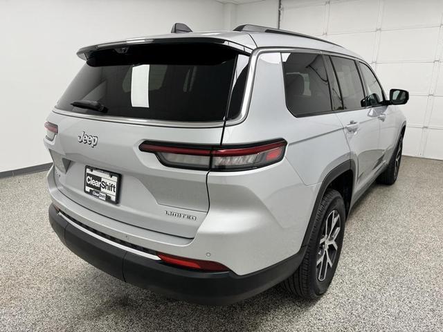 Photo of 2024 Silver Zynith Jeep Grand Cherokee L