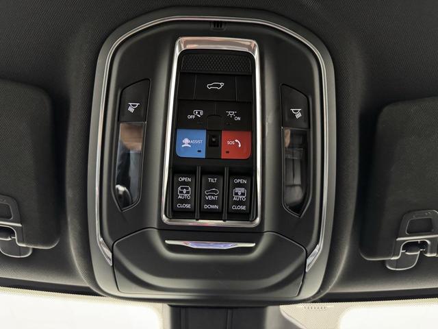 Photo of 2024 Silver Zynith Jeep Grand Cherokee L