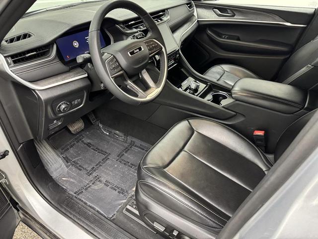 Photo of 2024 Silver Zynith Jeep Grand Cherokee L