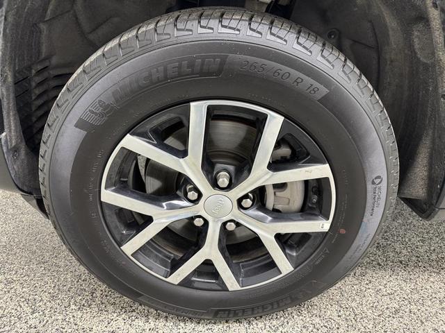 Photo of 2024 Silver Zynith Jeep Grand Cherokee L