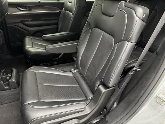 Photo of 2024 Silver Zynith Jeep Grand Cherokee L