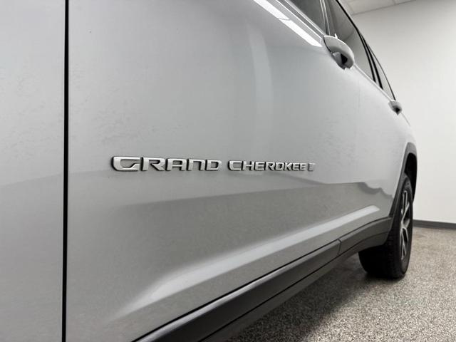 Photo of 2024 Silver Zynith Jeep Grand Cherokee L