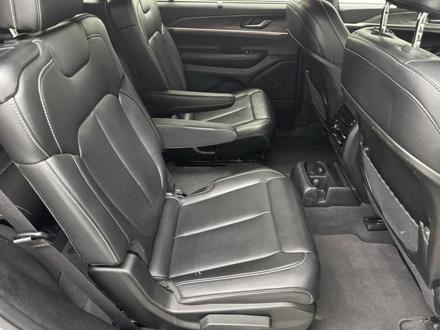 Photo of 2024 Silver Zynith Jeep Grand Cherokee L
