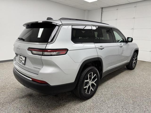 Photo of 2024 Silver Zynith Jeep Grand Cherokee L