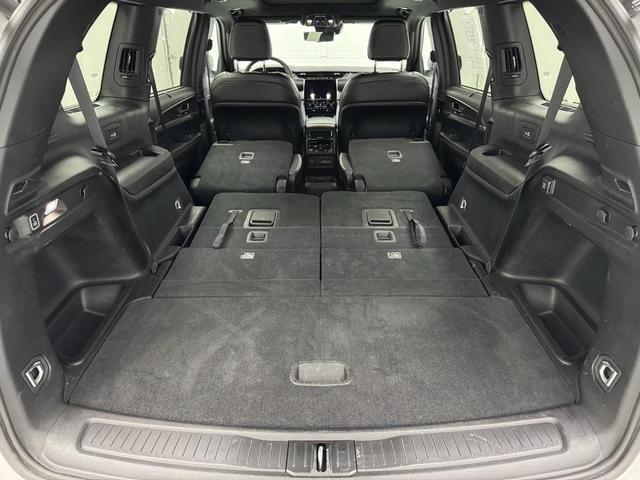 Photo of 2024 Silver Zynith Jeep Grand Cherokee L