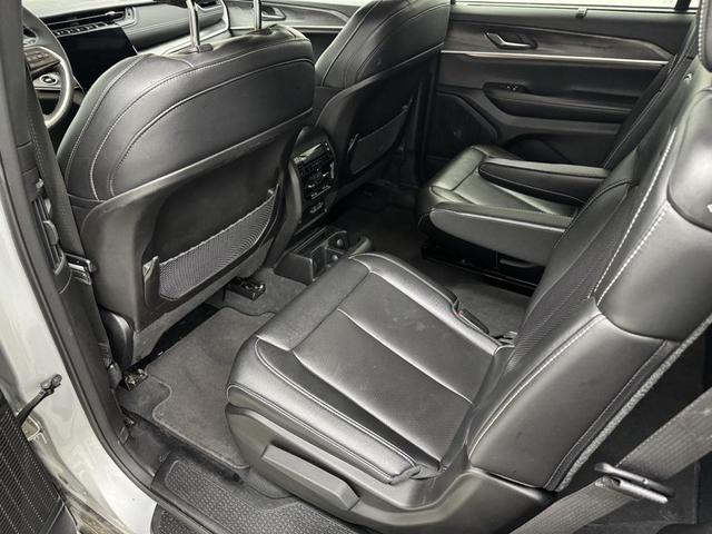 Photo of 2024 Silver Zynith Jeep Grand Cherokee L