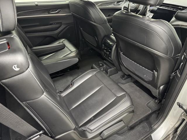 Photo of 2024 Silver Zynith Jeep Grand Cherokee L