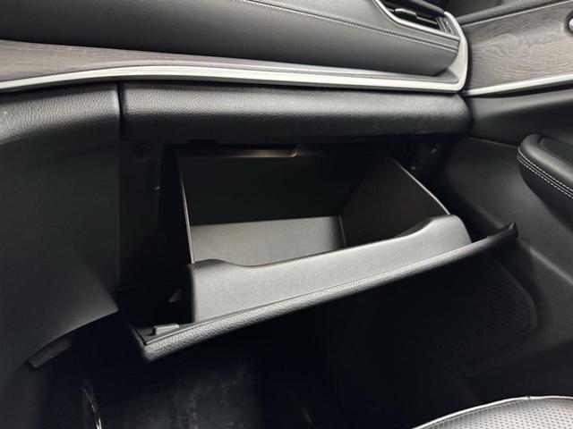 Photo of 2024 Silver Zynith Jeep Grand Cherokee L