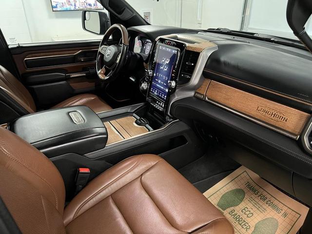 Photo of 2022 Diamond Black Crystal Pearlcoat RAM 1500