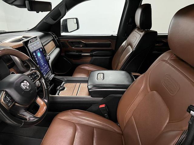 Photo of 2022 Diamond Black Crystal Pearlcoat RAM 1500