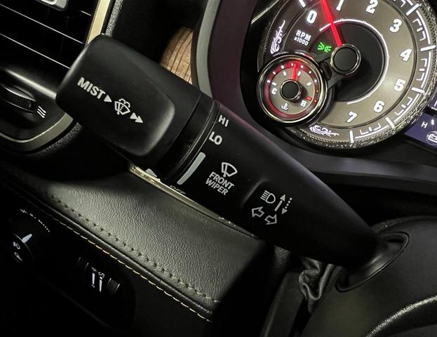 Photo of 2022 Diamond Black Crystal Pearlcoat RAM 1500