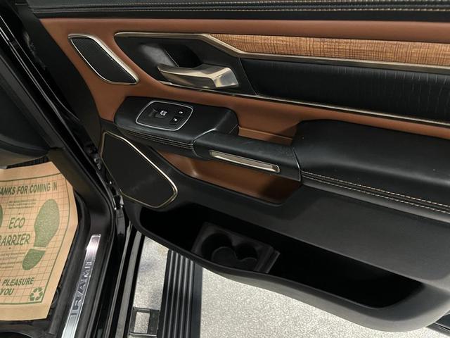 Photo of 2022 Diamond Black Crystal Pearlcoat RAM 1500
