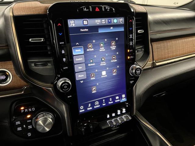 Photo of 2022 Diamond Black Crystal Pearlcoat RAM 1500