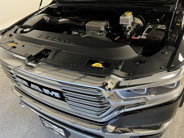 Photo of 2022 Diamond Black Crystal Pearlcoat RAM 1500