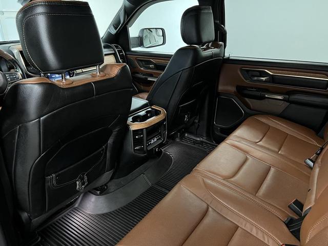Photo of 2022 Diamond Black Crystal Pearlcoat RAM 1500