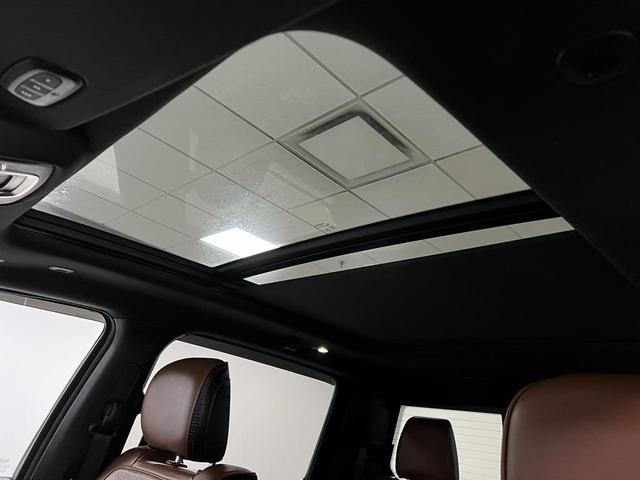 Photo of 2022 Diamond Black Crystal Pearlcoat RAM 1500