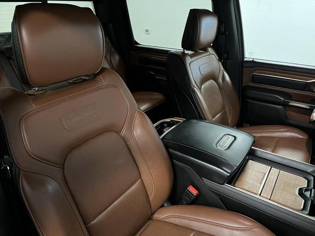 Photo of 2022 Diamond Black Crystal Pearlcoat RAM 1500