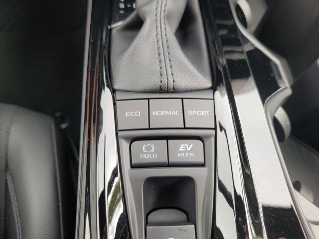 Photo of 2025 Wind Chill Pearl Toyota Camry