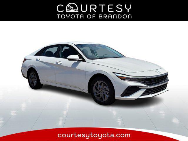 2024 Hyundai Elantra Hev