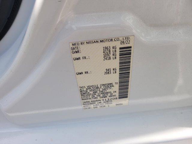 Photo of 2023 Pearl White Tricoat Nissan Altima