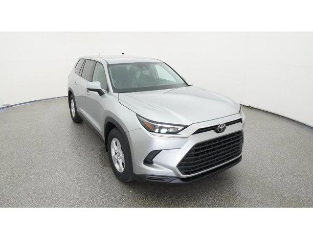 Photo of 2025 Celestial Silver Metallic Toyota Highlander