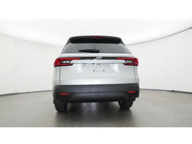 Photo of 2025 Celestial Silver Metallic Toyota Highlander