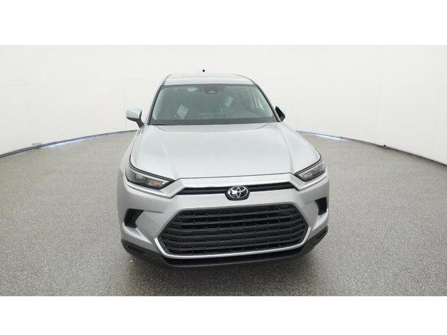 Photo of 2025 Celestial Silver Metallic Toyota Highlander