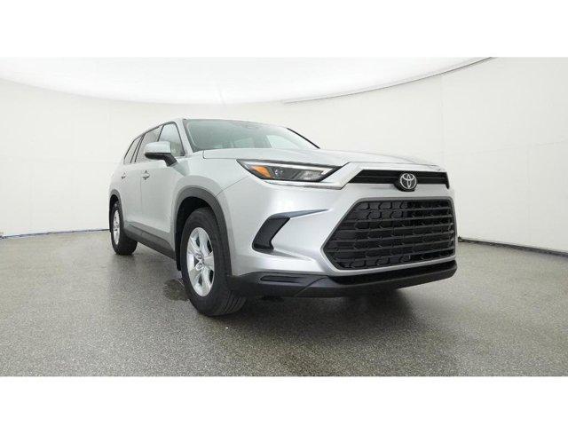Photo of 2025 Celestial Silver Metallic Toyota Highlander