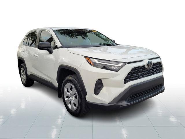 Photo of 2025 Ice Cap Toyota RAV4