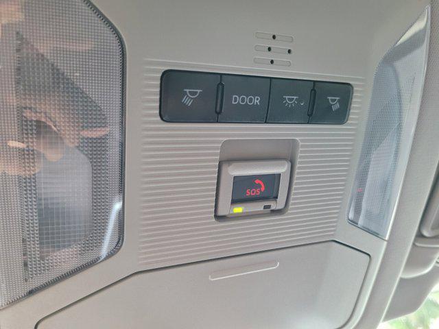 Photo of 2025 Midnight Black Metallic Toyota RAV4 Hybrid