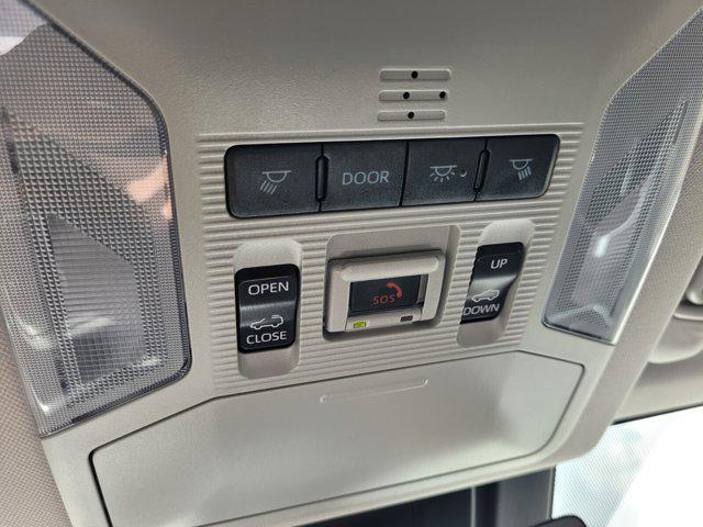 Photo of 2022 Blizzard Pearl Toyota RAV4 Hybrid