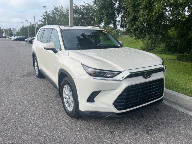 Photo of 2024 Coastal Cream Toyota Grand Highlander