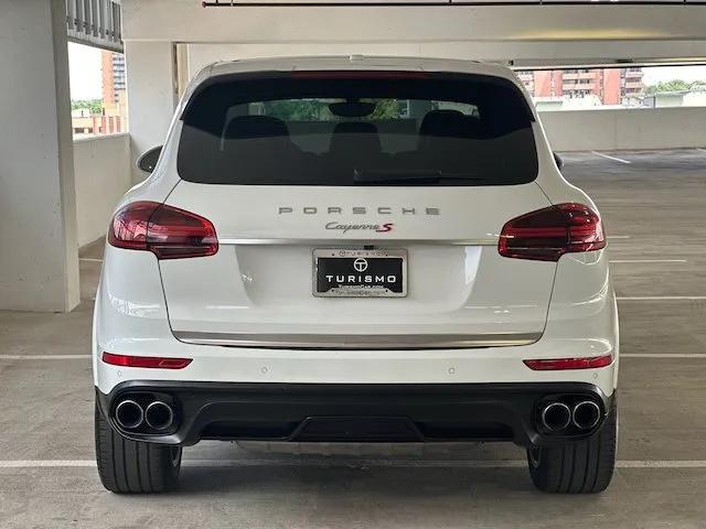 Photo of 2016 White Porsche Cayenne