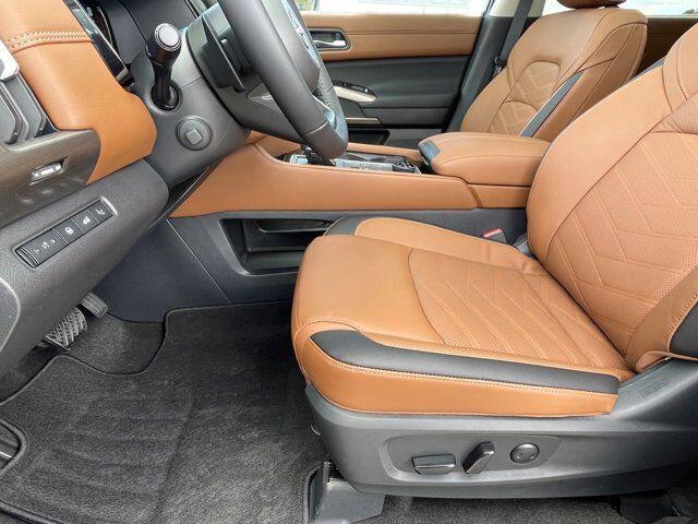 Photo of 2025 BOULDER GR Nissan Pathfinder