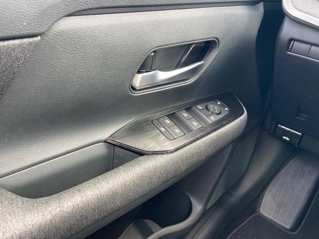 Photo of 2025 Gun Metallic Nissan Kicks